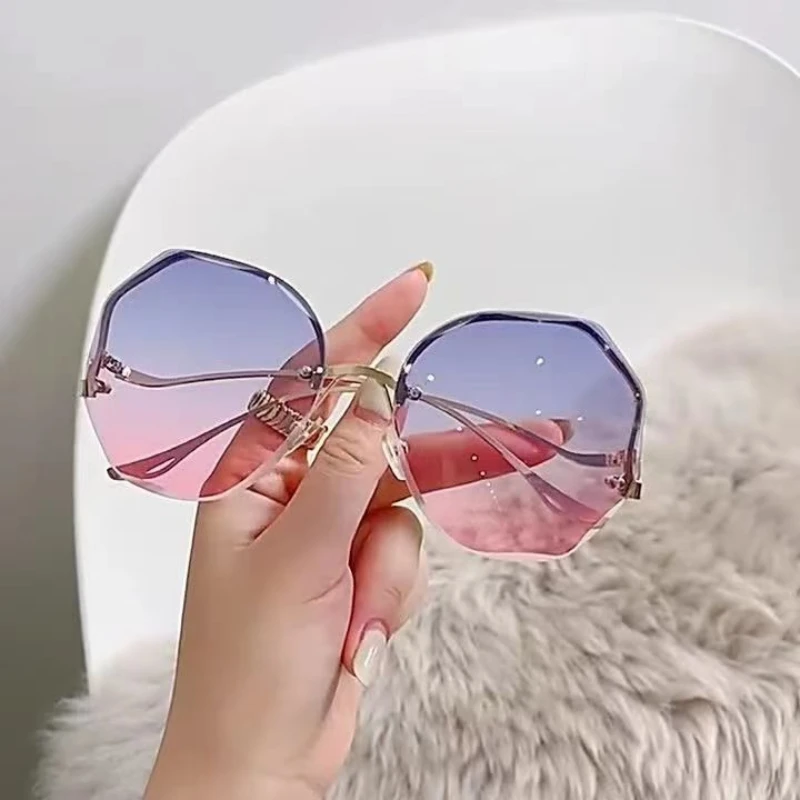 Rimless Sunglasses Polygon Fashion Popular Women Men Shades Big Frame Round Sun Glasses for Female Oculos Gradient Sunglasses