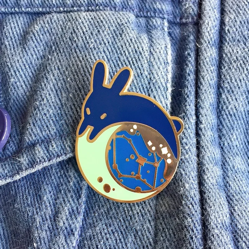 Animal Badge for Backpack, Hard Enamel, Blue Rabbit, Gold Metal, Lapel Pin, Cute Rabbit Brooch for Students, Kids Gift