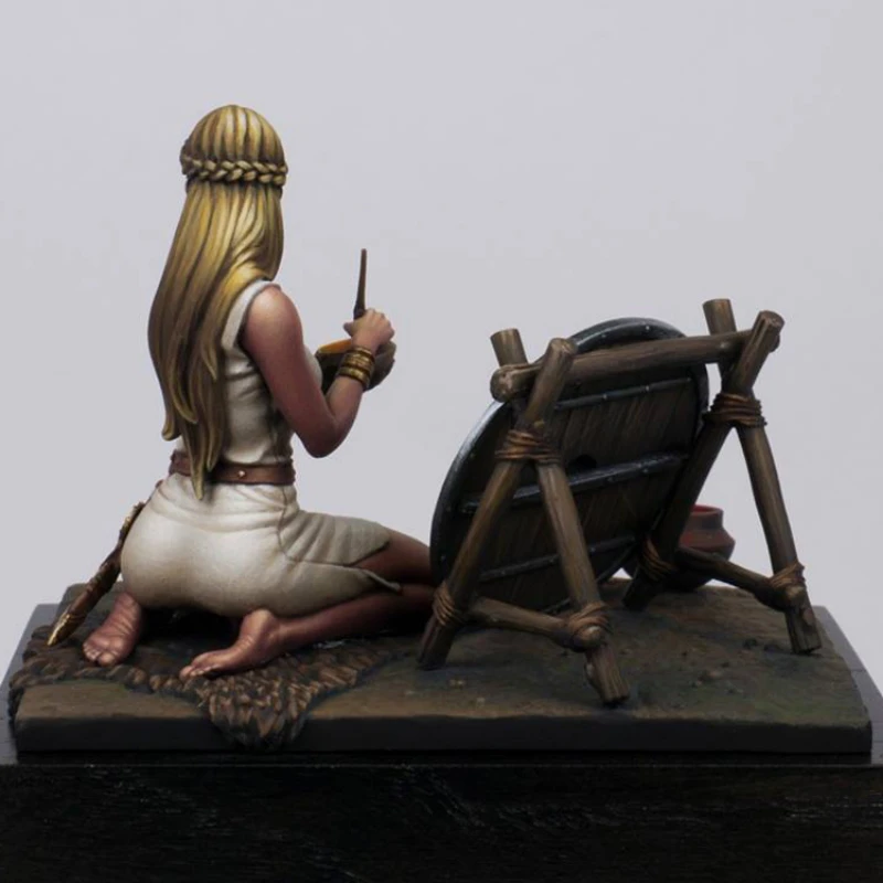 1/24 Scale Resin Figure Model Kit Female Painter Unassembled and Unpainted 3D Printing DIY Toy 092