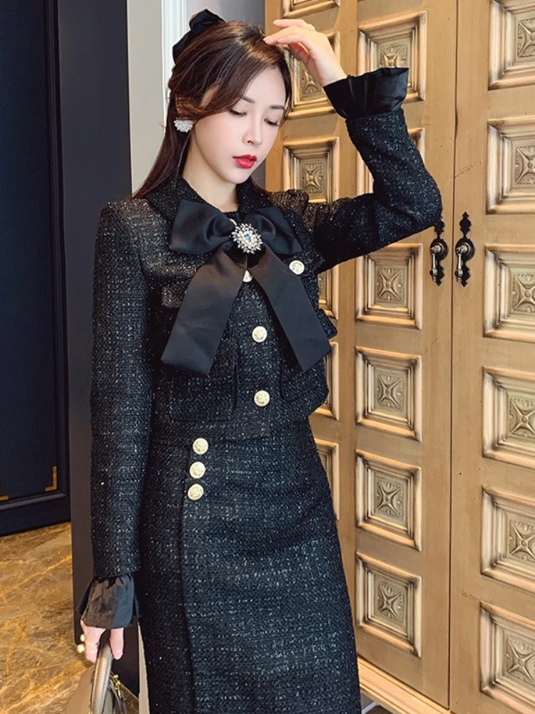 Abbigliamento autunnale 2025 Nuovo set di due pezzi con borsa alla moda stile dea stile Hepburn retrò con fiocco francese