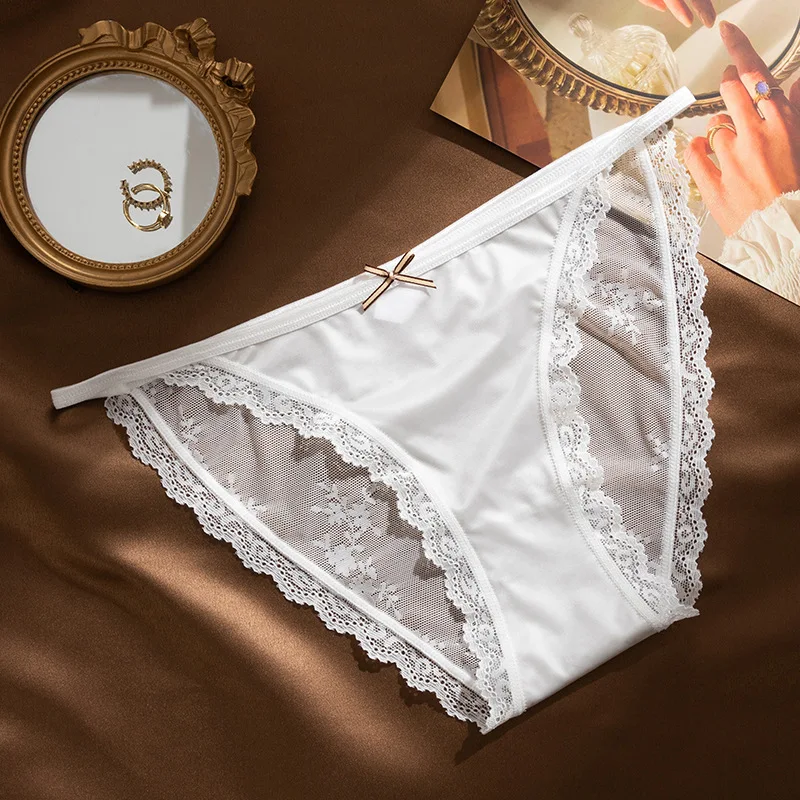 ملابس داخلية نسائية مثيرة جديدة لخريف 2025 من الدانتيل الساتان مع حزام رفيع بدون أثر مقاس كبير سريع الجفاف نوع Dingpants رأس مثلث