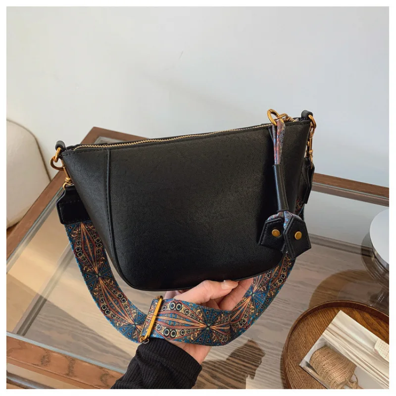 

Creative Retro Soft Leather Adjustable Shoulder Strap Multi-pocket Fashion Crossbody Bag