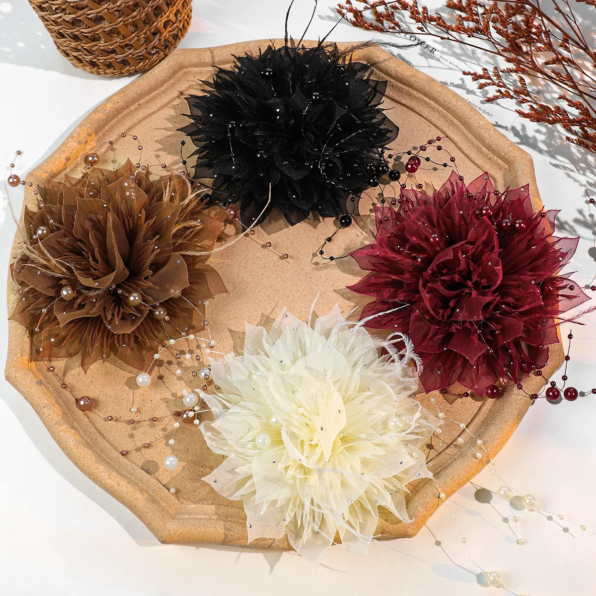 Handmade Floral Feather Brooch Fabric Flower Pearl Tassel Lapel Pins for Women Fashion Jewelry Wedding Party Badge Accessories