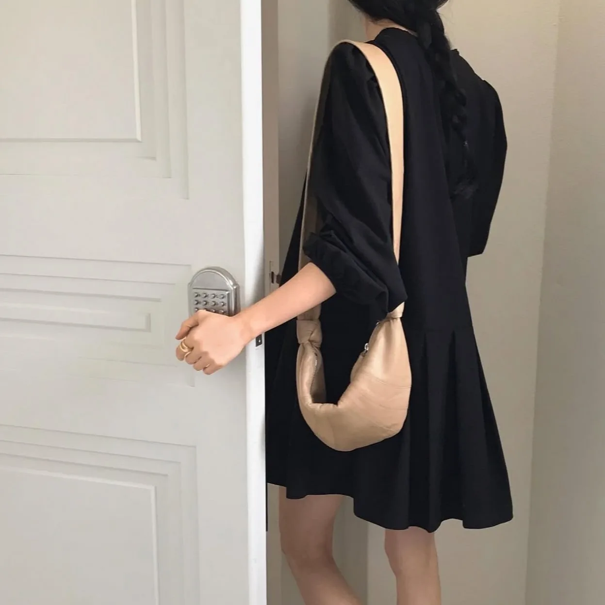 엘레 시크 이른 봄 V넥 태슬 드 여성 패션 에이지 디파잉 플리츠 스커트 한국 스타일 봄 가을 겨울 드