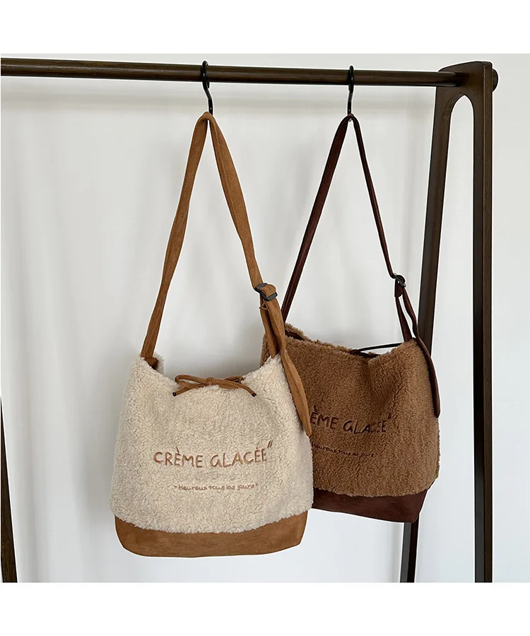 

Маленькая сумка-ведро Дизайнерская роскошная сумка Бежевые сумки на плечо из овечьей шерсти для женщин Мягкая сумка-тоут с верхней ручкой Женская сумка через плечо