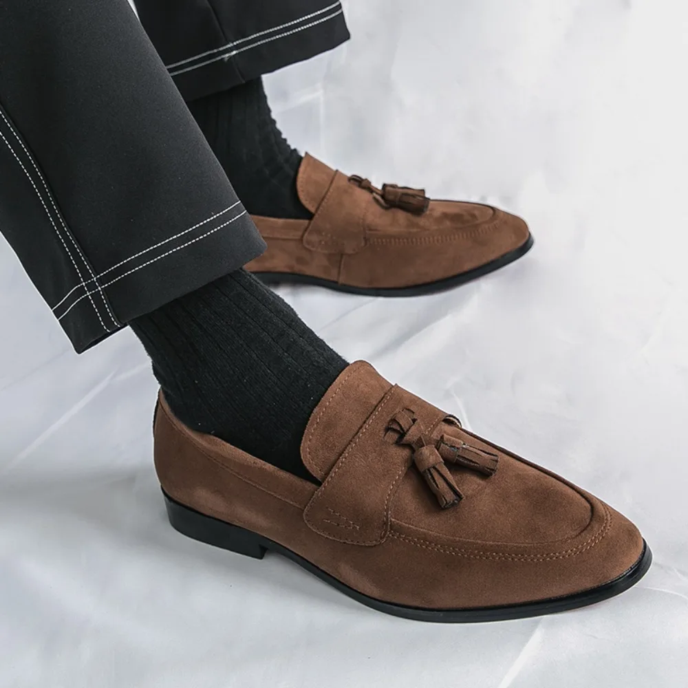 Mens Tassels Loafers Comfortable Suede Shoes Men Leather Low-heel Wedding Moccasins British Style Non-Slip Retro Driving Shoes