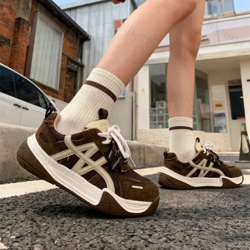 

Couple Casual Shoes Autumn New Lightweight Non Slip Men Platform Sneakers Vintage Lace Up Women Height Increase Vulcanized Shoes