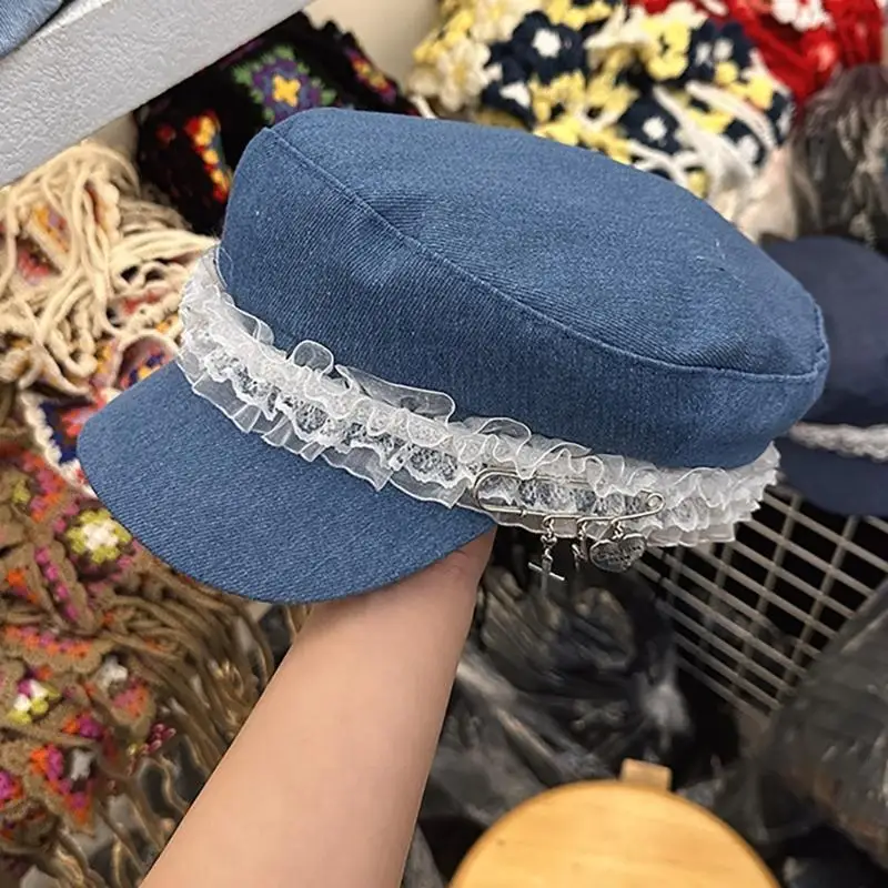 

39BD Dark Cabbie Hat с металлическим очарователь