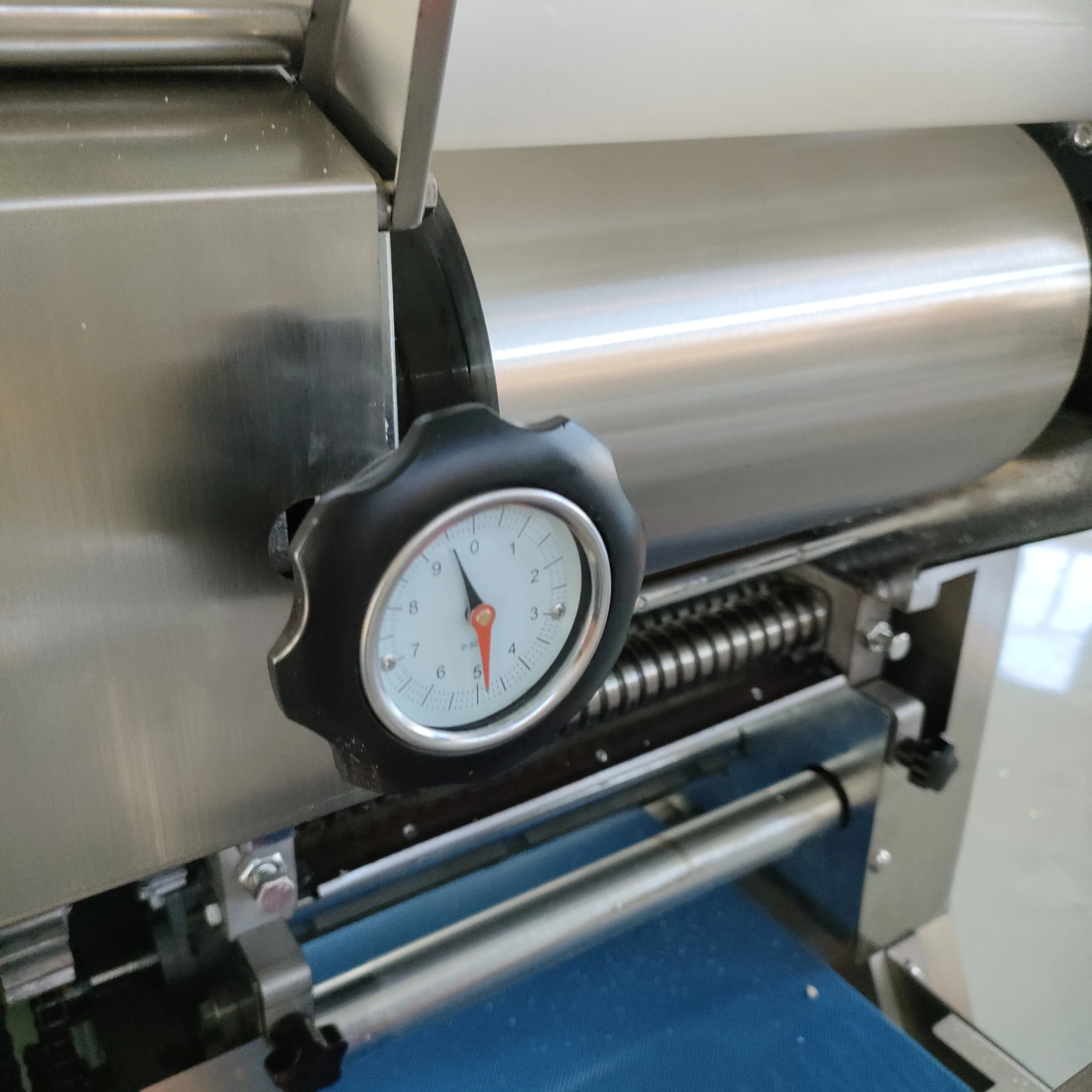 

Noodle Pressing Machine Commercial Electric Kneading All-in-one Machine Stainless Steel Automatic Dumpling Skin Machine