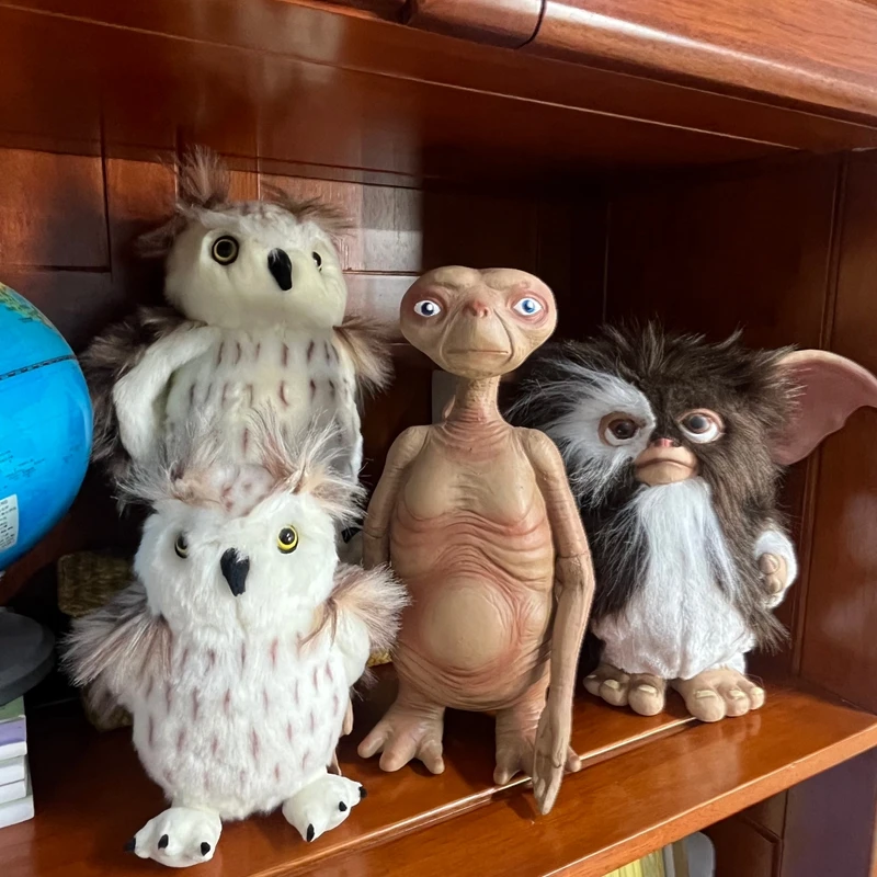 1 PC E.T. Alien Figurine - Retro Sci-Fi Collectible with Realistic Skin Texture Unique Home Decor & Novelty Gift Item