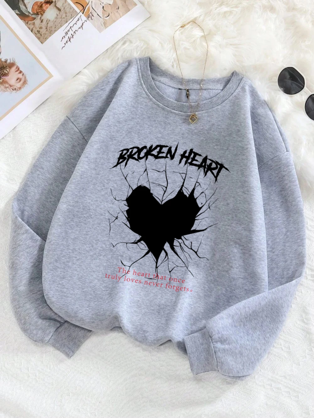 Broken Heart Sweatshirts Womens Black Printing Hoodie Loose Fleece Warm Crewneck Clothes Fashion Comfortable Womans Pullover