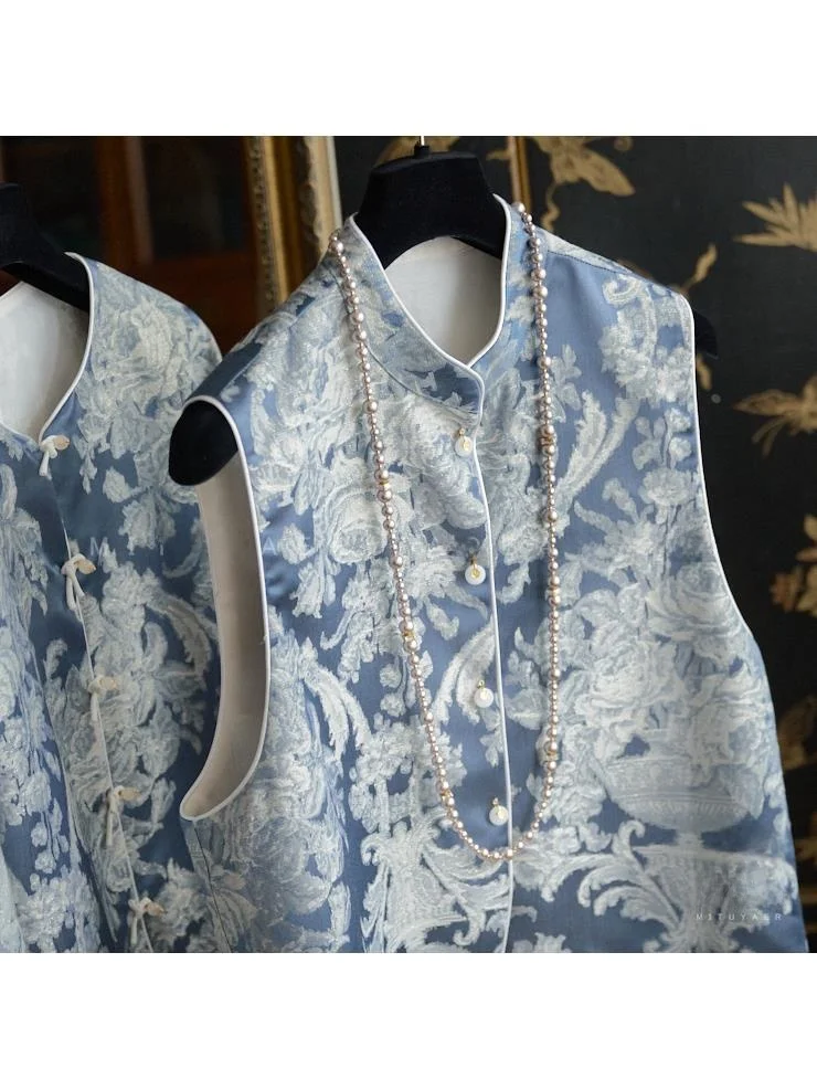 New Chinese Style Women's Vest Two-Way Wear Blue And White Porcelain Gold Thread Embroidery Jade Buckle Straight Cut Commute