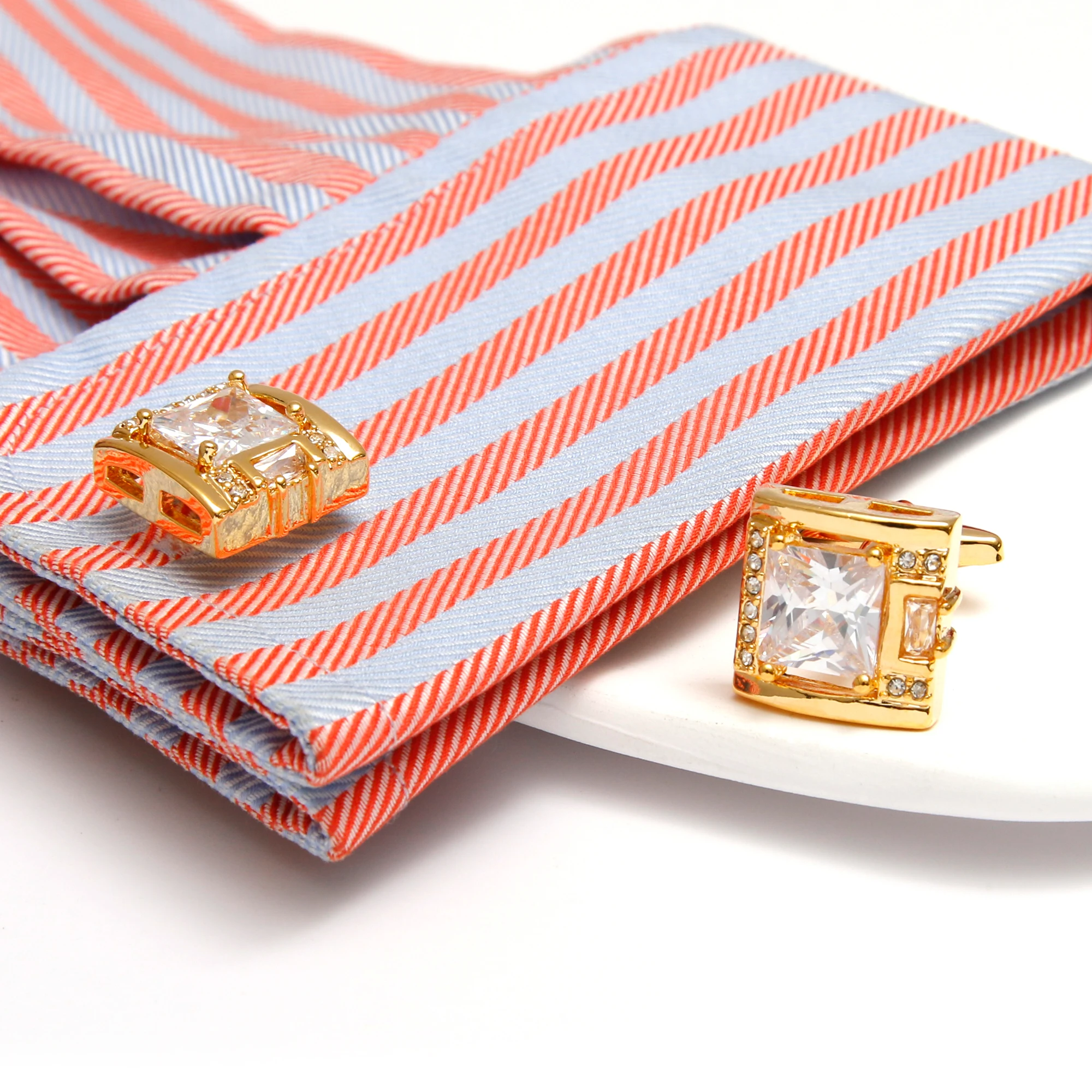 أزرار أكمام للرجال XK23039 فاخر الزركون النحاس الذهب اللون فستان لطيف قميص أزرار أكمام مجوهرات الزفاف