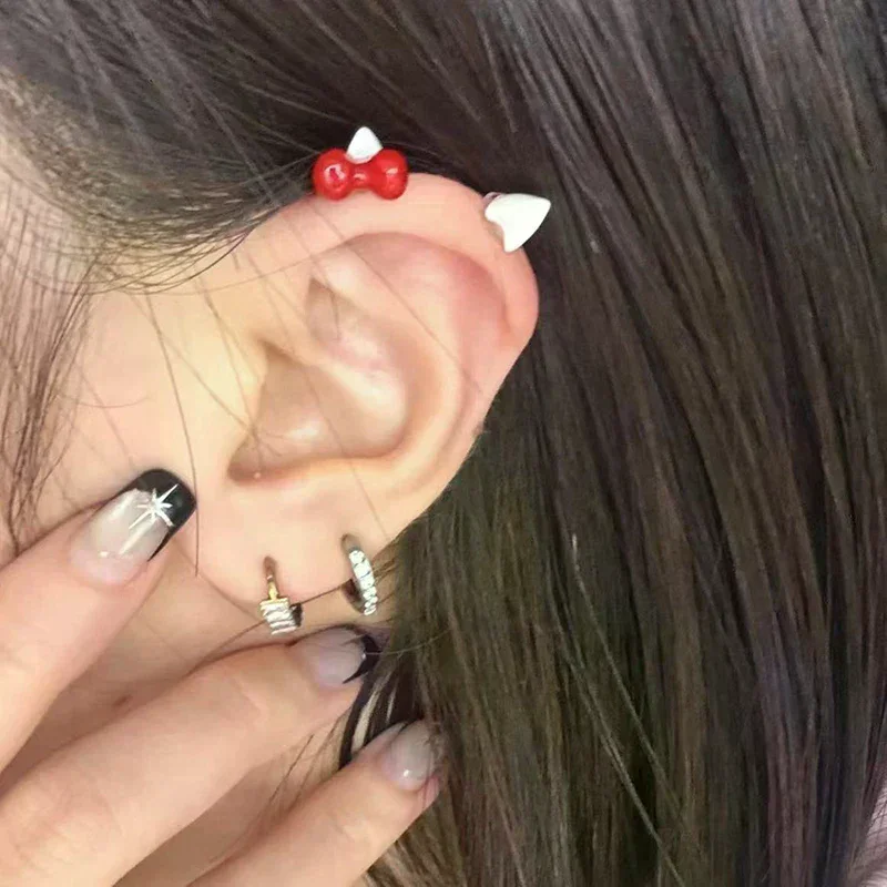 2Pcs Bow Heart Ear Bone Nail Titanium Steel Cute Earrings For Women Puncture Jewelry Accessories