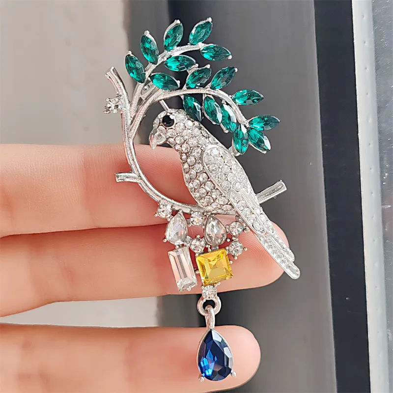 Unique Style Enamel Magpie Brooches for Women Rhinestone Branches Animals Pins Office Party Friend Gifts Jewelry Accessories