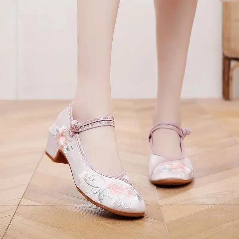 Beijing Ladies Embroidered High Heel Single Shoes Soft Bottom Flats Hanfu  Spring Summer Floral Pattern National Style