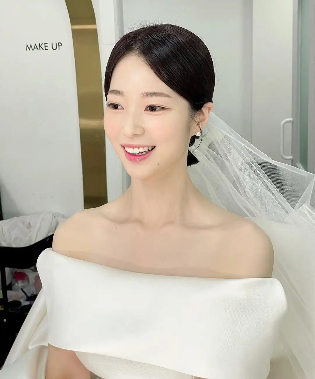 Giyu élégant épaules dénudées corée a-ligne robe de mariée Dende Satin ivoire manches courtes Simple personnalisé robe de mariée grande taille 2025