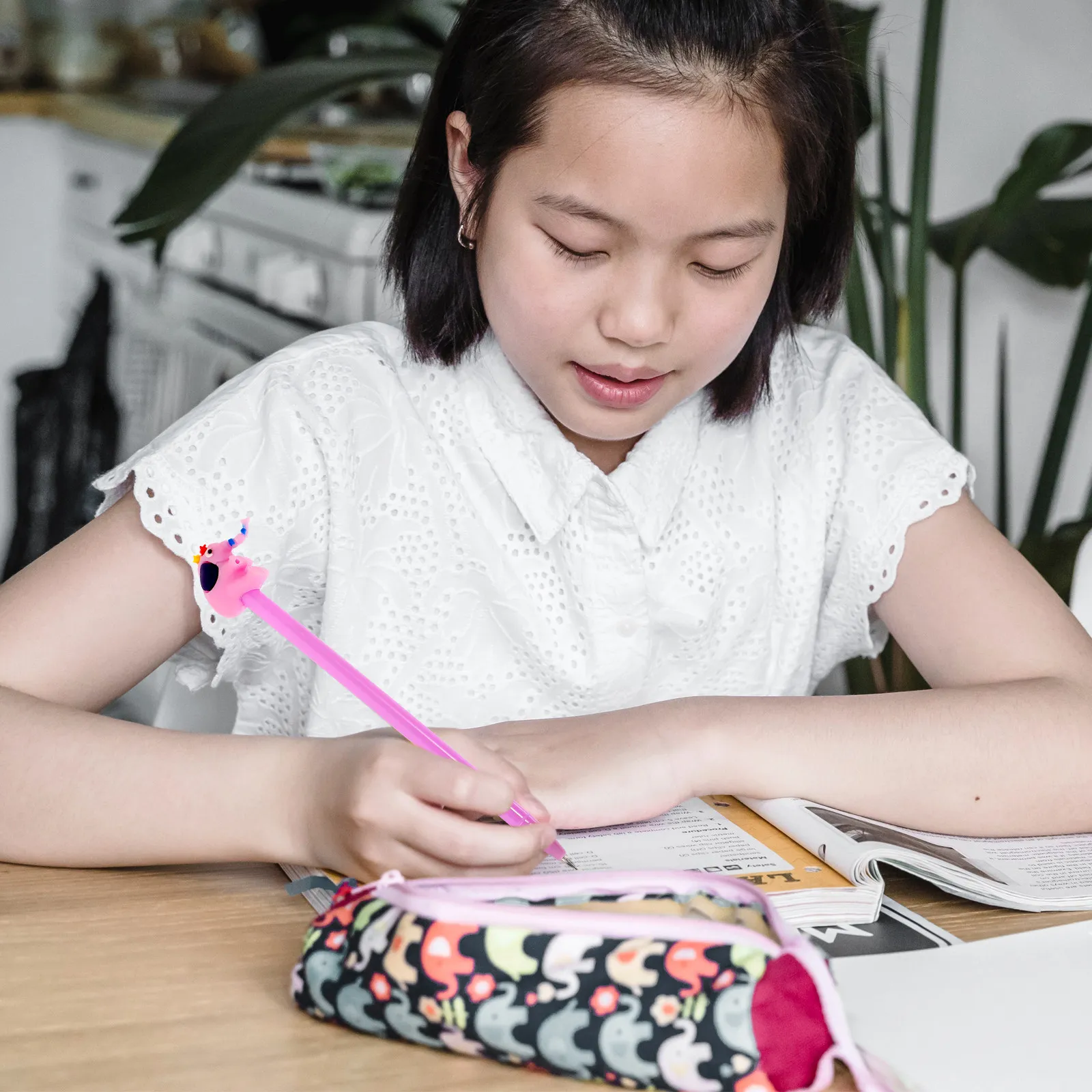

30Pcs Gel Pens Fine Tip Smooth Writing School Office Home Use Lovely Cartoon Stationery Gift Pens for Students Teachers