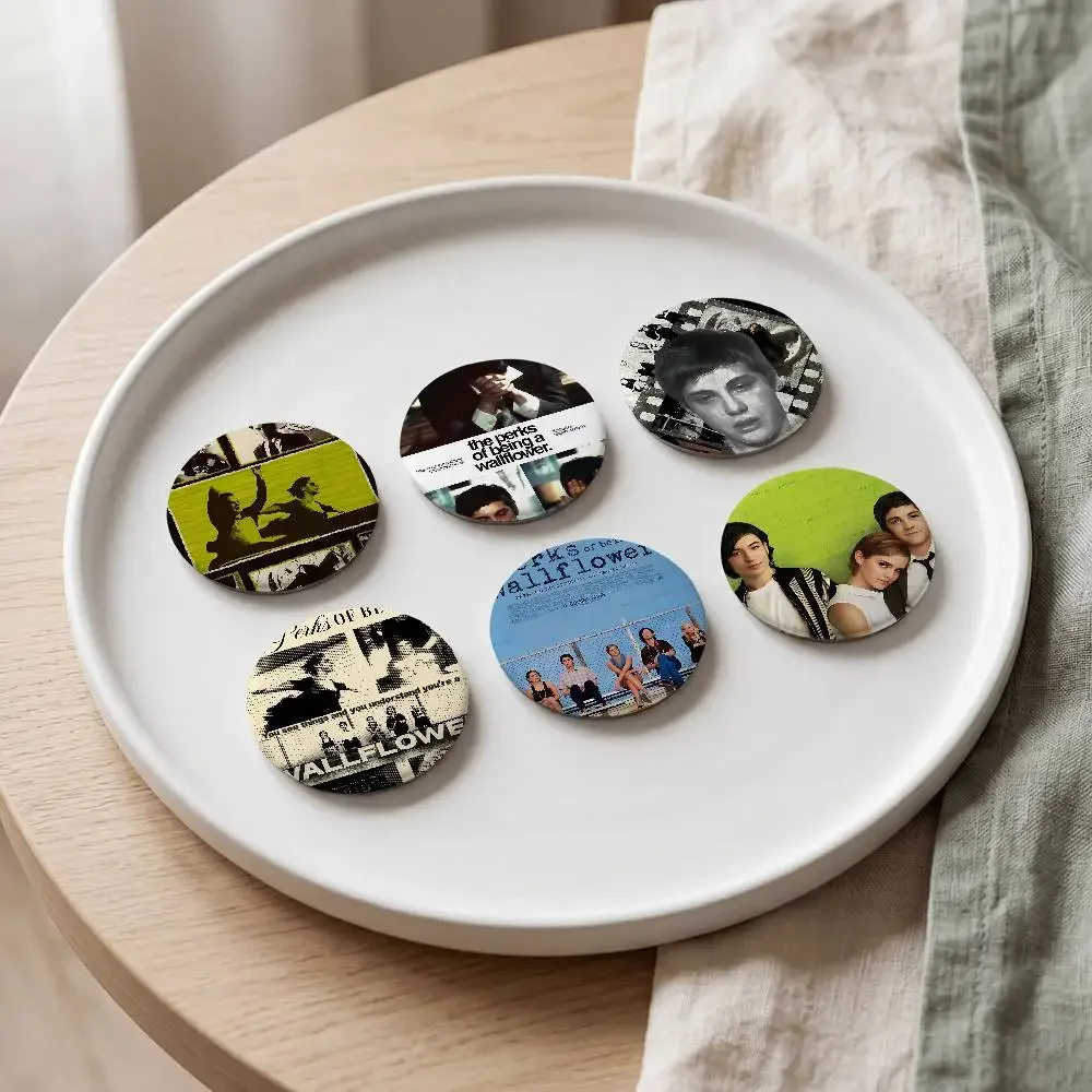 Insignias de la película 'Los Beneficios de Ser un Poco Solitario', 25, 32, 44, 58, 75 mm, Redondas, para Cosplay, Decoración de Bolsos, Regalos para Fans y Amigos