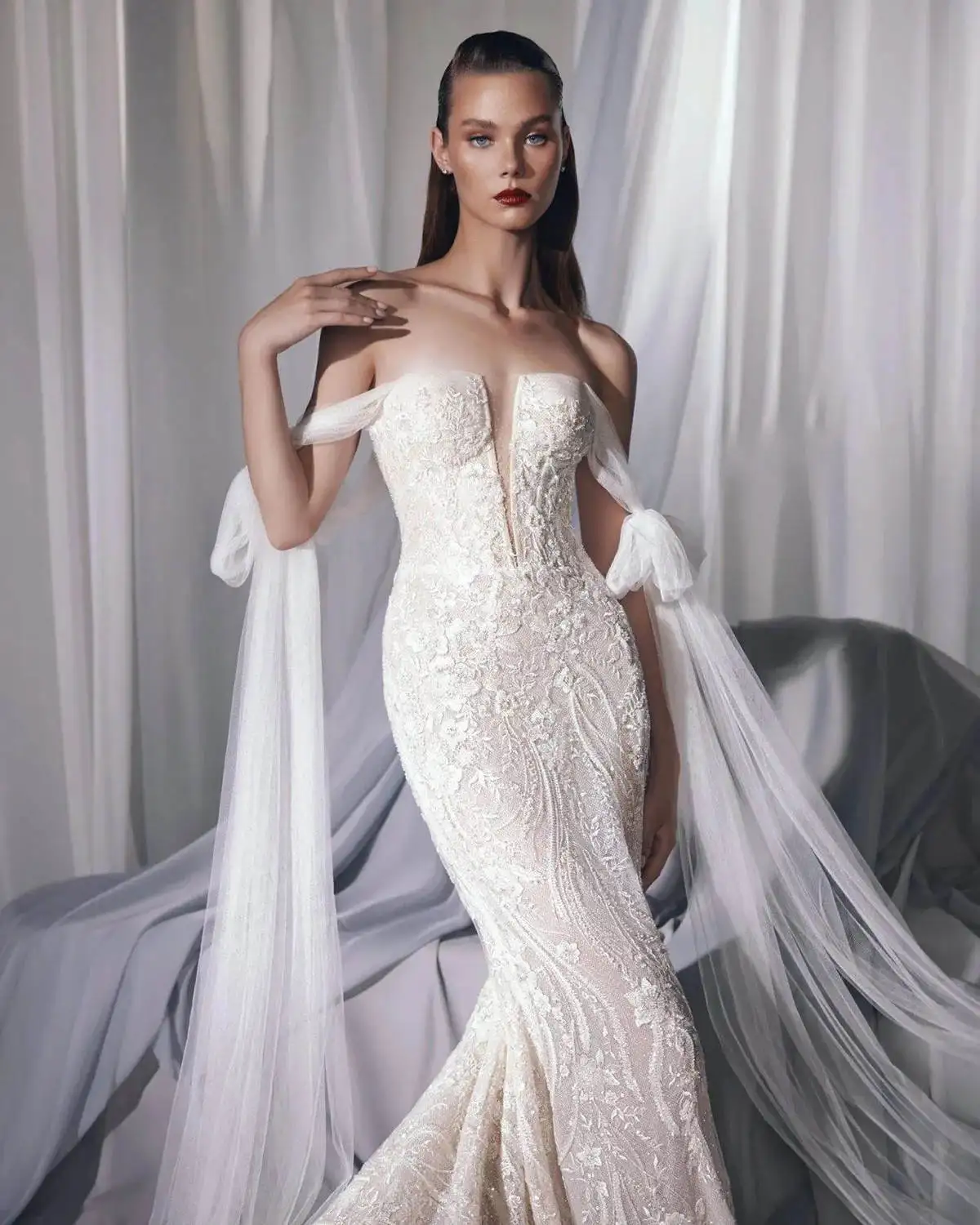 우아한 인어 웨딩 드레스 아플리케 구슬 장식 민소매 신부 가운 분리형 코트 트레인 Vestido De Noiva 맞춤형