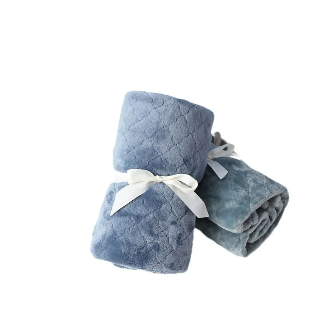 بطانية رمي شتوية من الفلانيل مقاس واحد من الصوف المرجاني الناعم للمكتب قيلولة تكييف الهواء دفء مريح في المنزل أو العمل