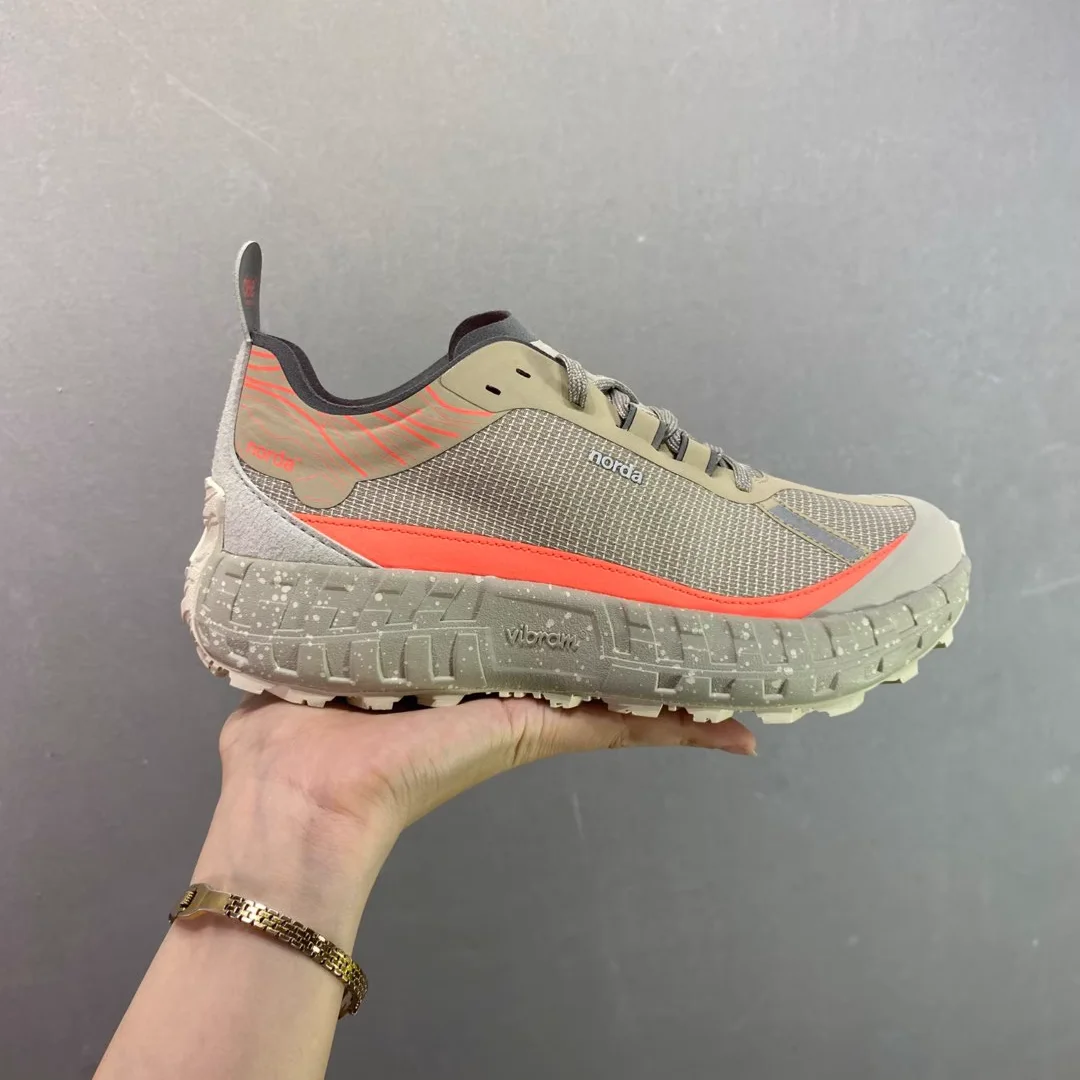 New 2025 Bestselling Breathable Professional Comfort Lightweight Running Shoes for Long-Distance Training Excellent