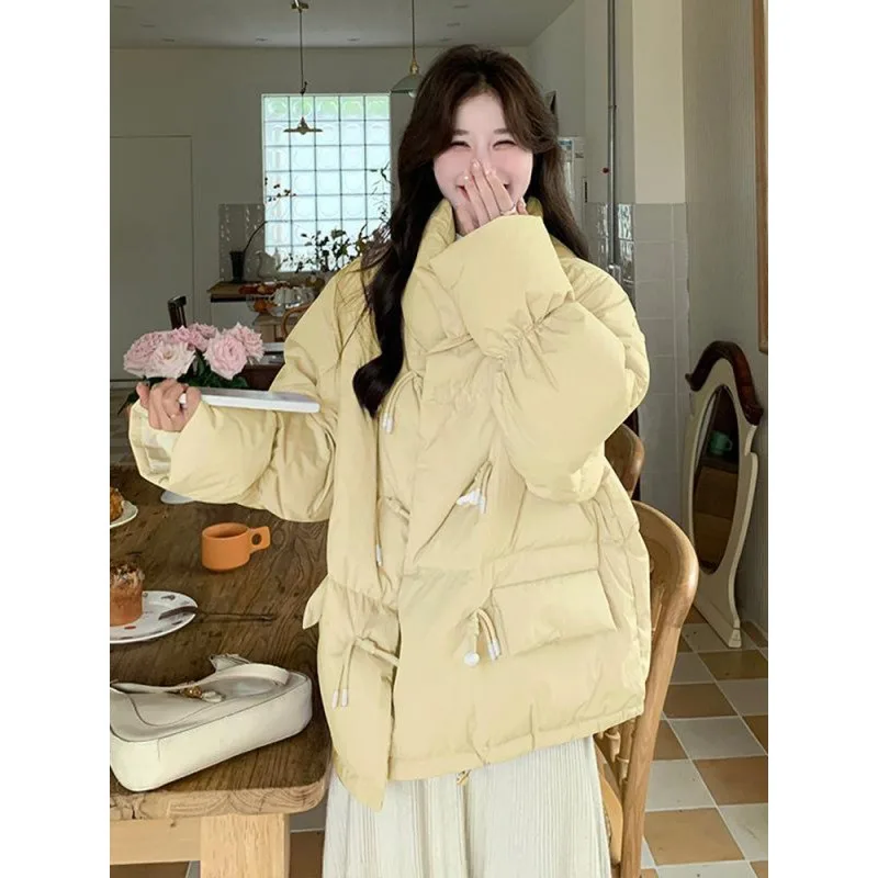 

High Street Sweet Свободная хлопковая одежда Женская короткая куртка с роговой пряжкой и воротником-стойкой Однотонная теплая универсальная куртка