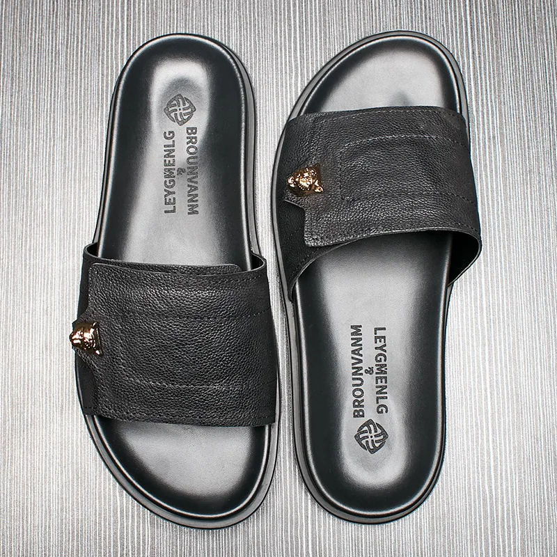 2025 New Genuine Leather Slippers Metal Decorated Non-slip Flip-flop Sandals for Men Fashion Causal Black Summer Shoes Male