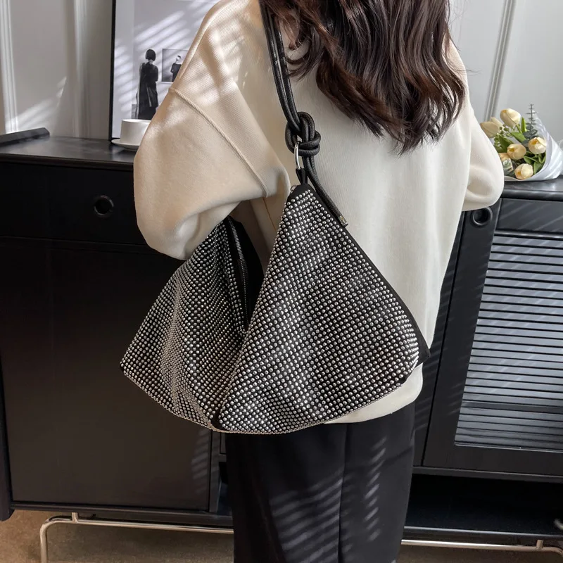 Luxury Bright Rhinestone Shoulder Bag Ladies Large Capacity Tote Bag Fashion Versatile Diamond Handbag Underarm Bags For Women