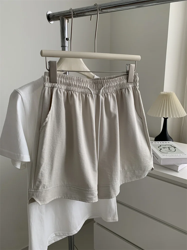 Women's Front Pocket Waist Drawstring Sports A-line wide leg shorts for Casual Home Versatile Running and Exercise Sports Shorts