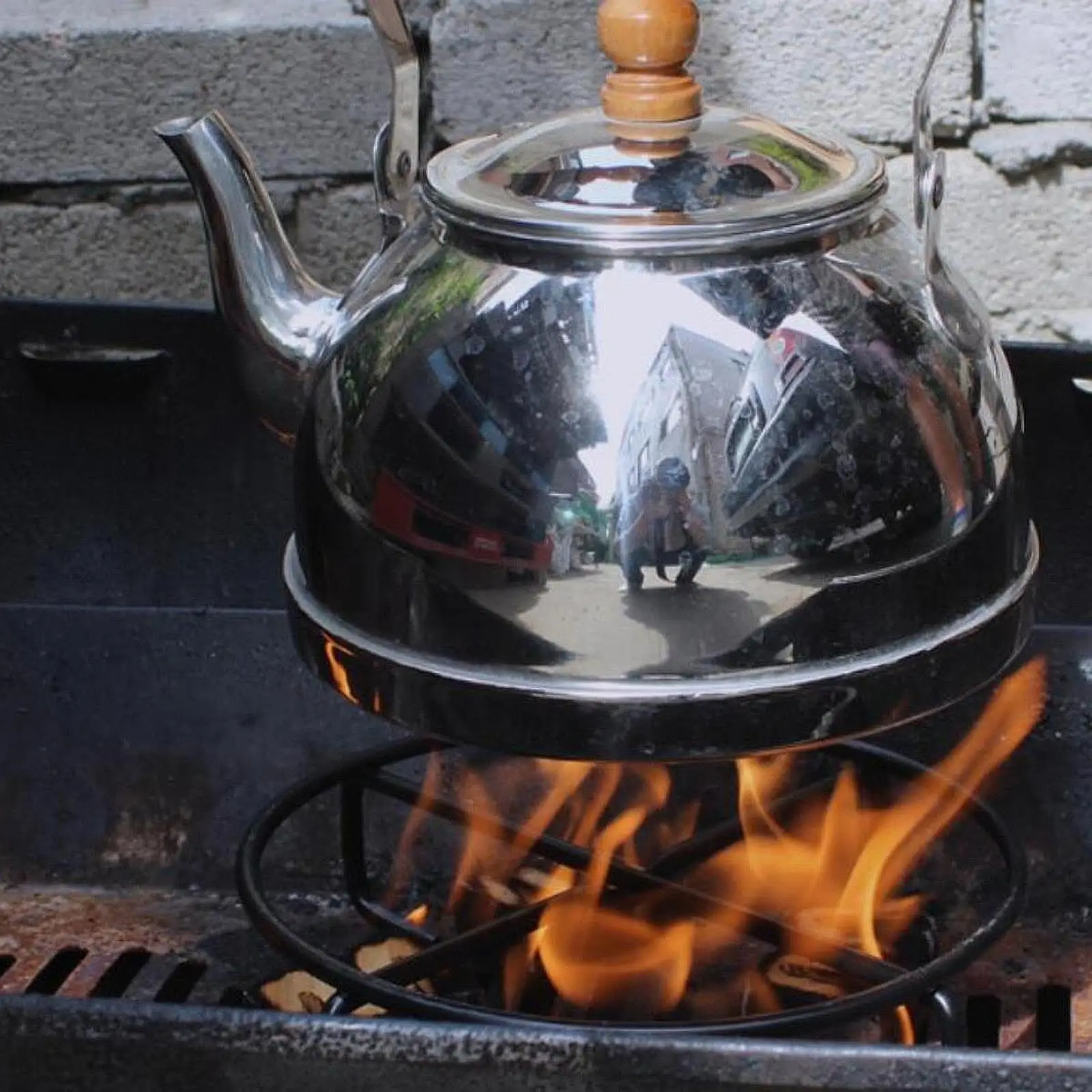 

Round Iron Trivet Heat Resistant Kitchen Gadget Decorative Teapot Base for Camping Campfire Countertop Backpacking Household