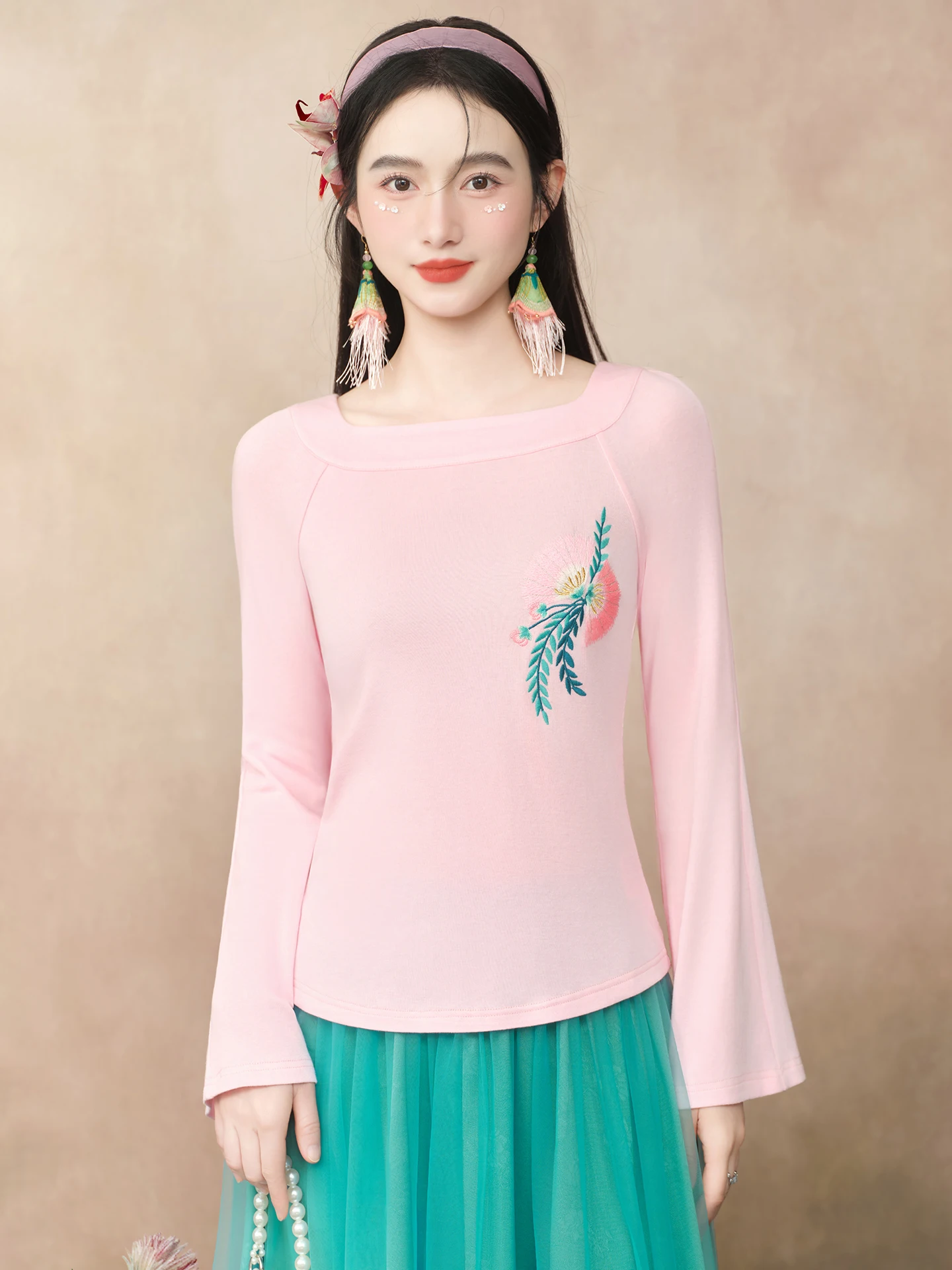

Original Sulo Long Sleeve Embroidered Slim Fit Square Collar T-Shirt Spring New Style Casual Fashion Women's Premium Quality Top