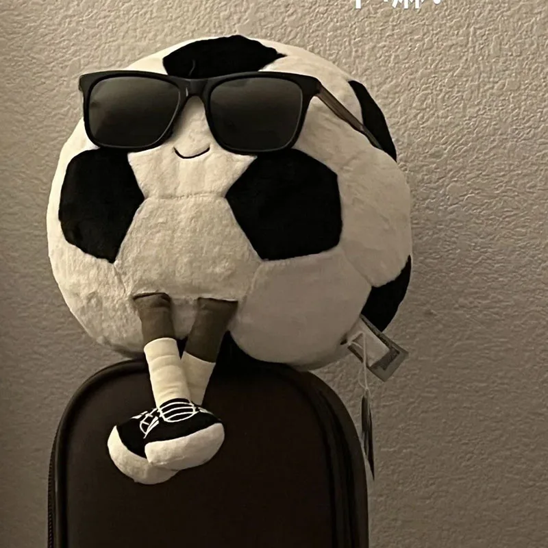 Simpatico peluche Kawaii Room Decor Plushie Cute Football Doll Soccer Plushies cuscino morbido cuscino carino regali divertenti regalo di compleanno