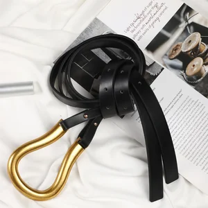 Vielseitige Hufeisenschnalle von Frauen, Kleid mit Kleid, Hemdgürtel, europäische und amerikanische Mode, cooler Instagram -Stil, Anzug 6 Social -Set -Verkauf von Frauen - №5