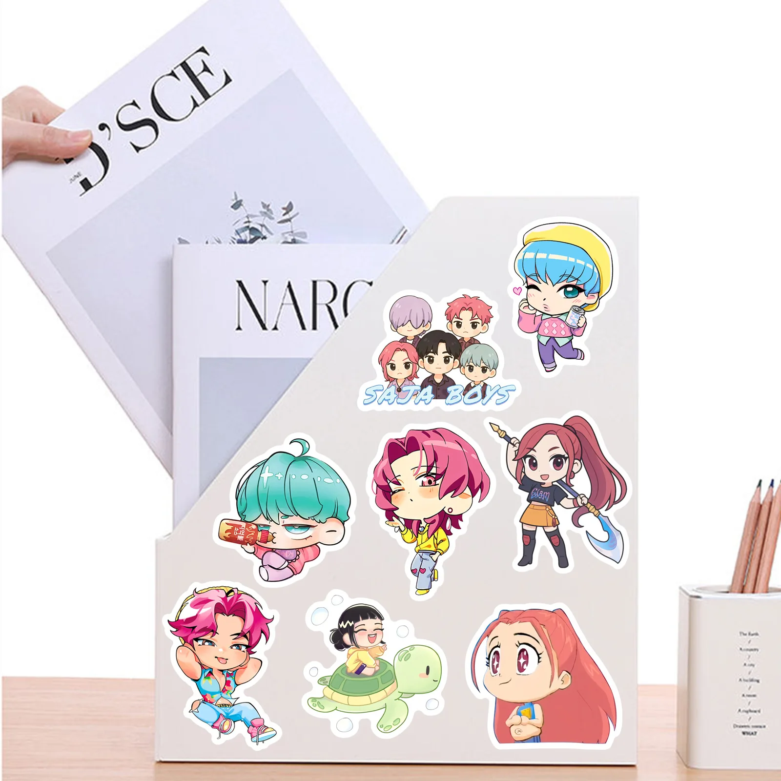 10/50 قطعة لطيف Q نسخة KPop شيطان الصيادين ملصقات الرسوم المتحركة فيلم الشارات DIY بها بنفسك اللعب المحمول الغيتار سيارة دراجة الكتابة على الجدران الديكور #5