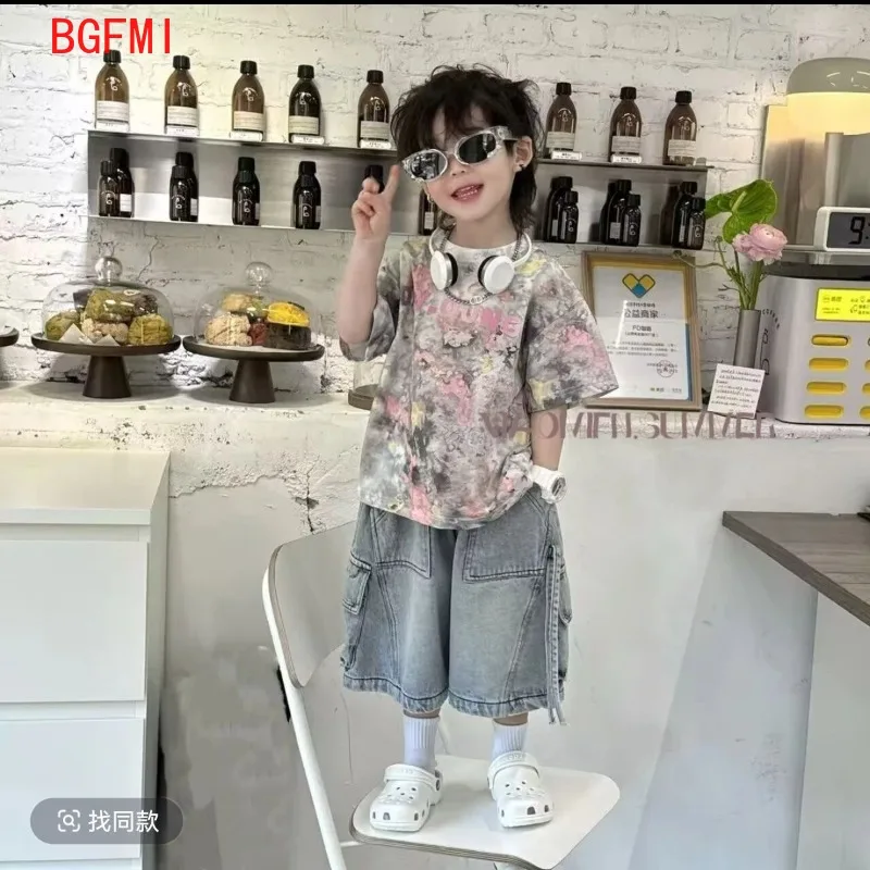 Boys Tie Dye Short Sleeved T-shirt Retro Calf-Length Jeans Set Fashionable and Casual Summer Top Capris Overalls Two-piece Set
