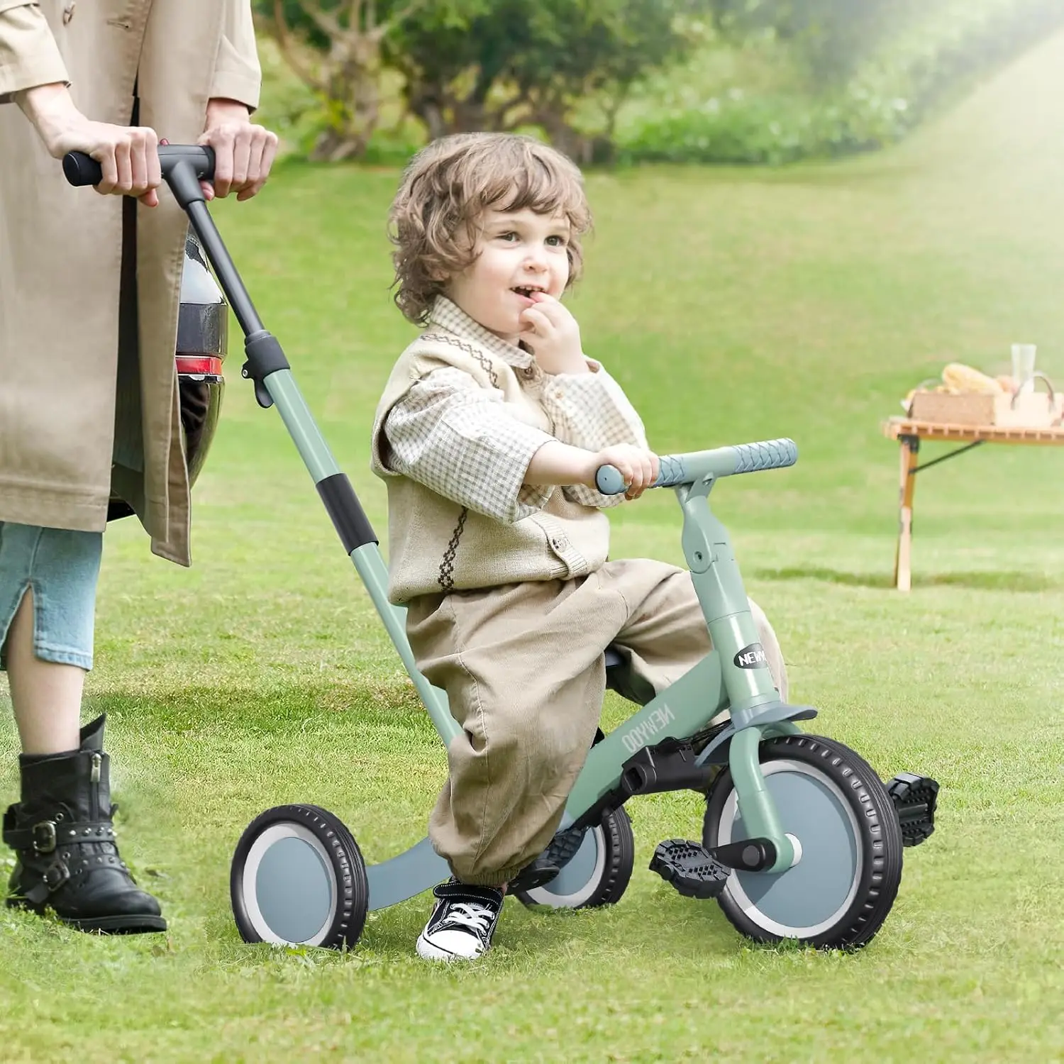 دراجة ثلاثية العجلات للأطفال الصغار مع مقبض دفع لعمر 1-3 سنوات، دراجة للأطفال الصغار، هدايا عيد الميلاد وألعاب للأولاد والبنات، دراجة ثلاثية للأطفال 5 في 1،