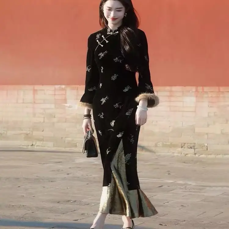 Ling Qian Zihe Yumo 2024 nuevo estilo chino Retro falso de dos piezas bordado pelo de visón cintura vestido Cheongsam ajustado