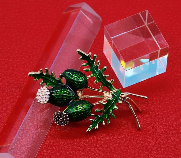 Rhinestone Green Primrose Brooch for Women Unisex Enamel Plant Pin Grass Lapel Pin Office Party Friend Gifts Jewelry Accessories