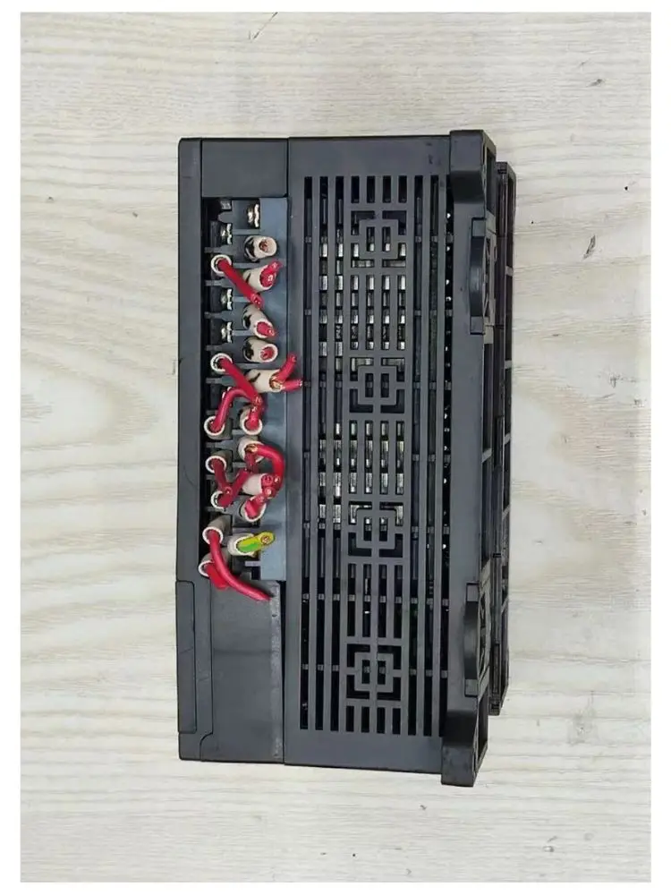 PLC K7M-DR30UE usado, funciona bem testado e enviado rapidamente