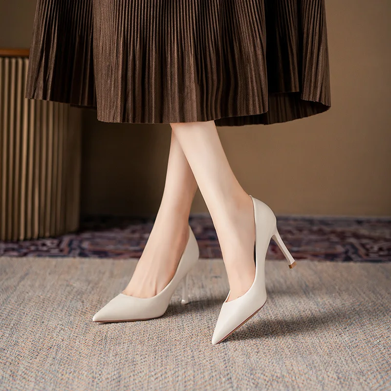 

Women's Black/White Pointed Toe Stiletto Heels Elegant Pumps for Office Wedding Party Dress Shoes Q-007