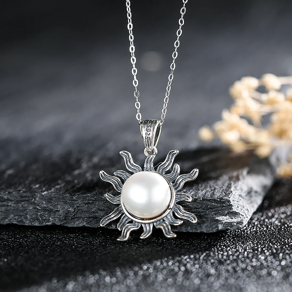 

S925 silver necklace paired with pearl sunflower pendant, women's necklace, high-end jewelry, exquisite accessories, party gift