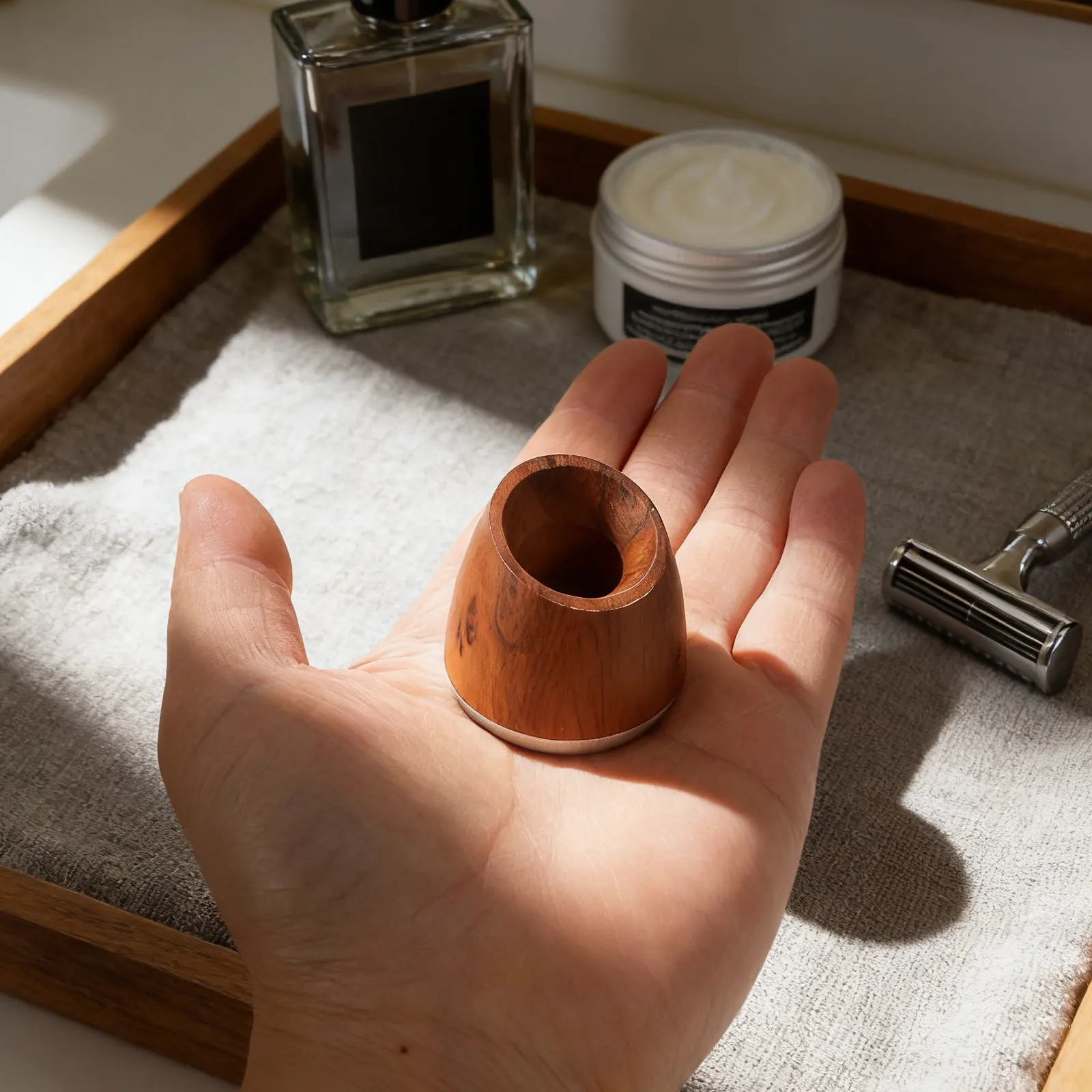 

Двухцветная металлическая подставка для бритвы с широким отверстием, держатель для бритвенных принадлежностей на столешницу в ванную, подставка для бритвенной кисти, аксессуары для мужского ухода