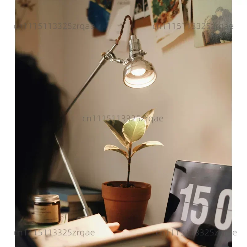Medieval warehouse industrial wind clip desk lamp bedside desk reading retro desktop work creative telescopic medieval design