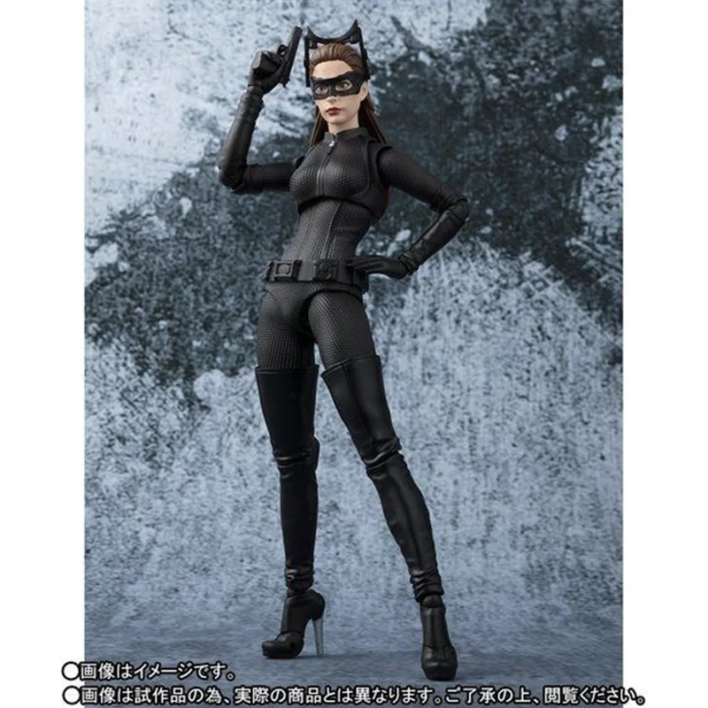 Bandai Original S.H.Figuarts DC Comics THE DARK KNIGHT RISES CATWOMAN Action Figures Active Joints Collectible Model