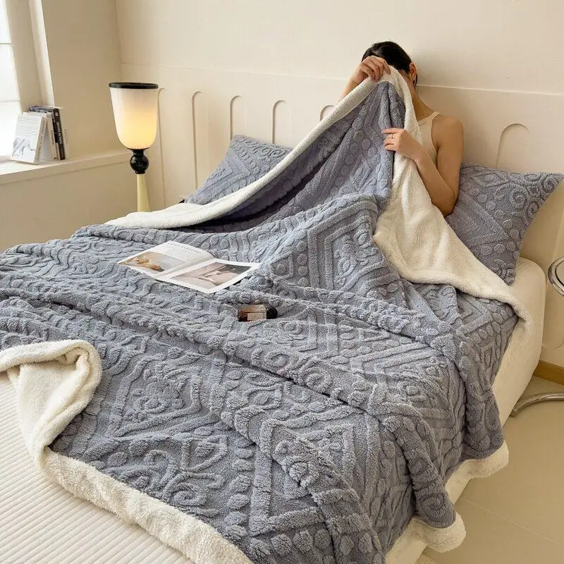 Thick European Style Embroidered Tafetta Double Layer Lamb Velvet Warm Blanket Winter Office Sofa Cover Blanket Throw Blanket