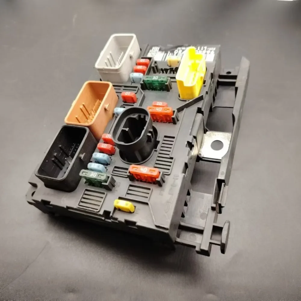 9664055780 9664826080 6500FH Fuse Box Control Unit Assembly BSM-L11 For Peugeot 307 Citroen C4 Low Configuration