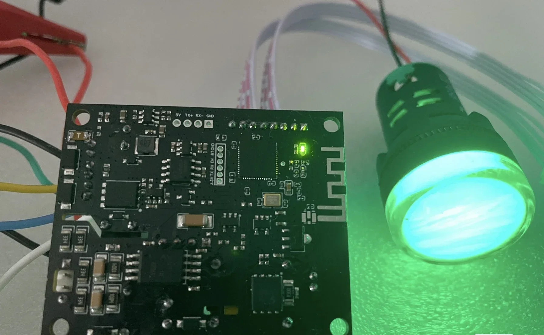 

Take power from the pile protocol board with screen, Bluetooth Mini Program control, hybrid electric tripod protocol board