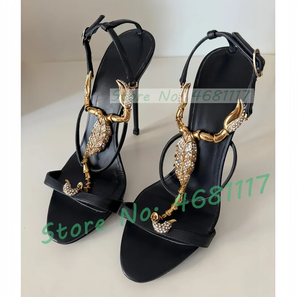 صنادل جلدية سوداء مع الأجهزة الذهبية الفاخرة النساء سباركلي الصليب T حزام رصع أحذية السيدات حفلة الكاحل حزام بلينغ الصنادل #2