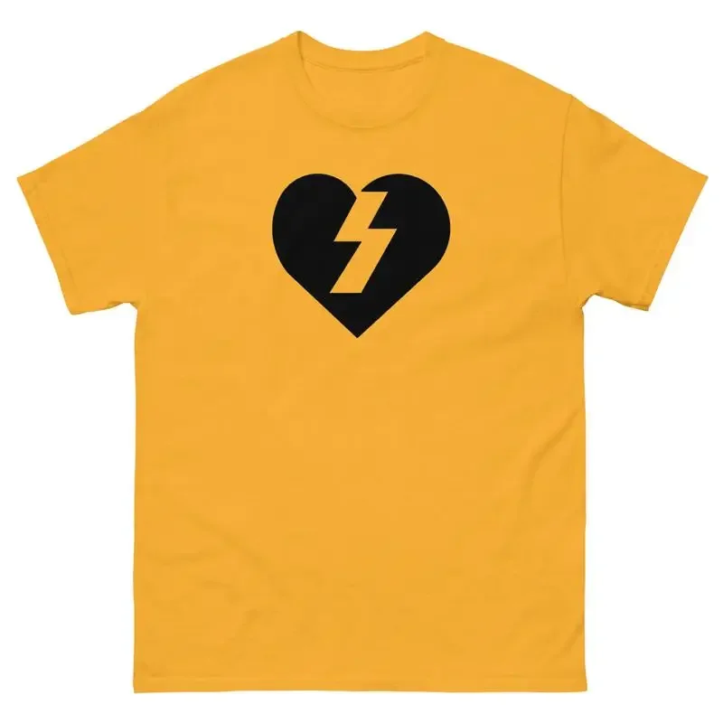 Black Heart Lightning Strike Skate Skater Skateboarding Retro T Shirt Design
